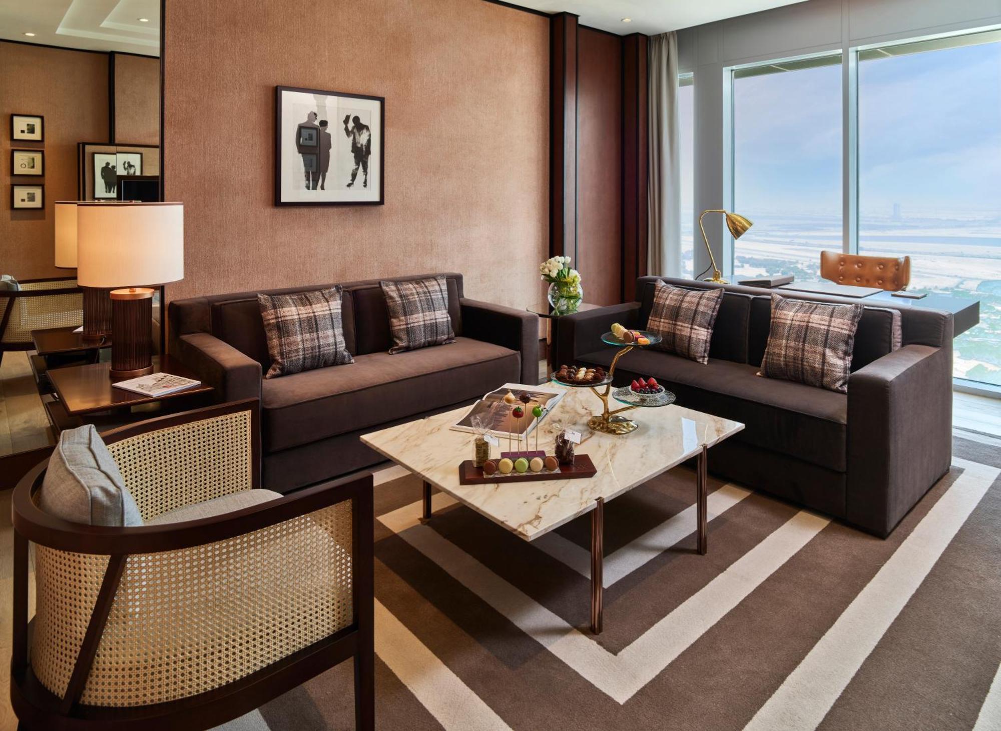 Hotel Waldorf Astoria Dubai International Financial Centre Exteriér fotografie A living room at the Ritz-Carlton, DIFC